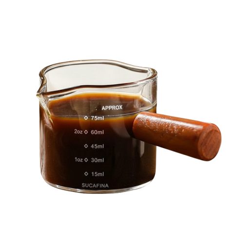 כוס למדידת קפה מזכוכית עם ידית עץ